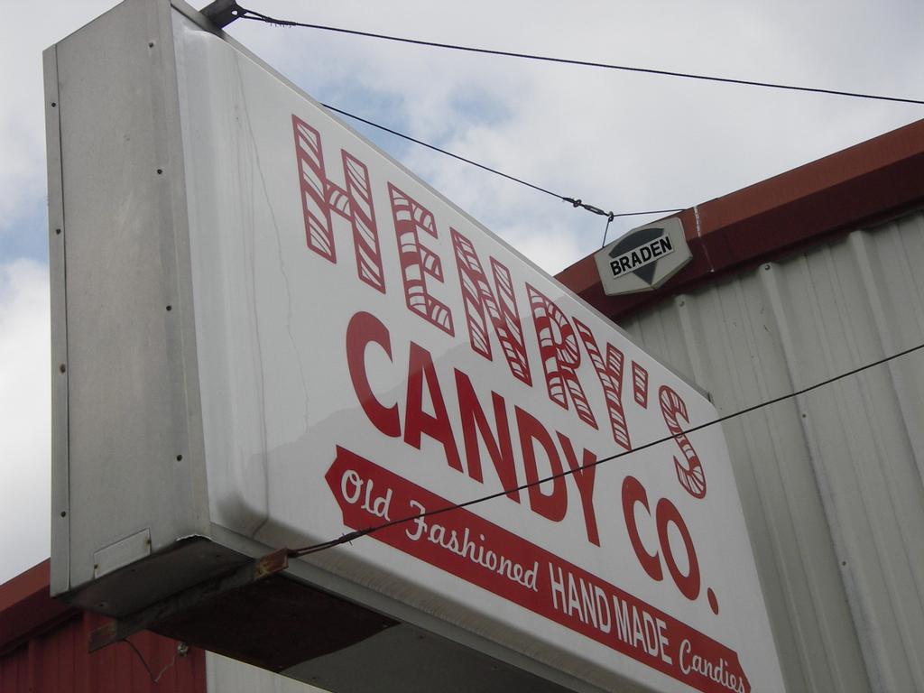 Henrys Candy Co Dexter KS 67038 6208765423 Grocery Stores
